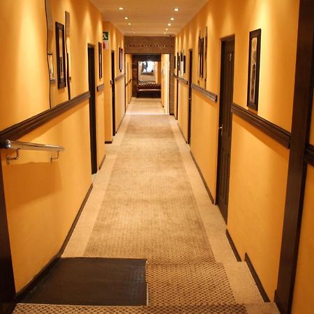 A-Z Boutique Guesthouse Виндхук Экстерьер фото