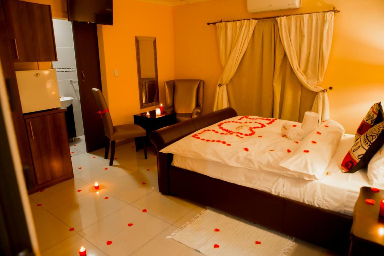 A-Z Boutique Guesthouse Виндхук Экстерьер фото
