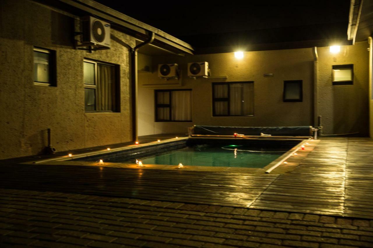 A-Z Boutique Guesthouse Виндхук Экстерьер фото
