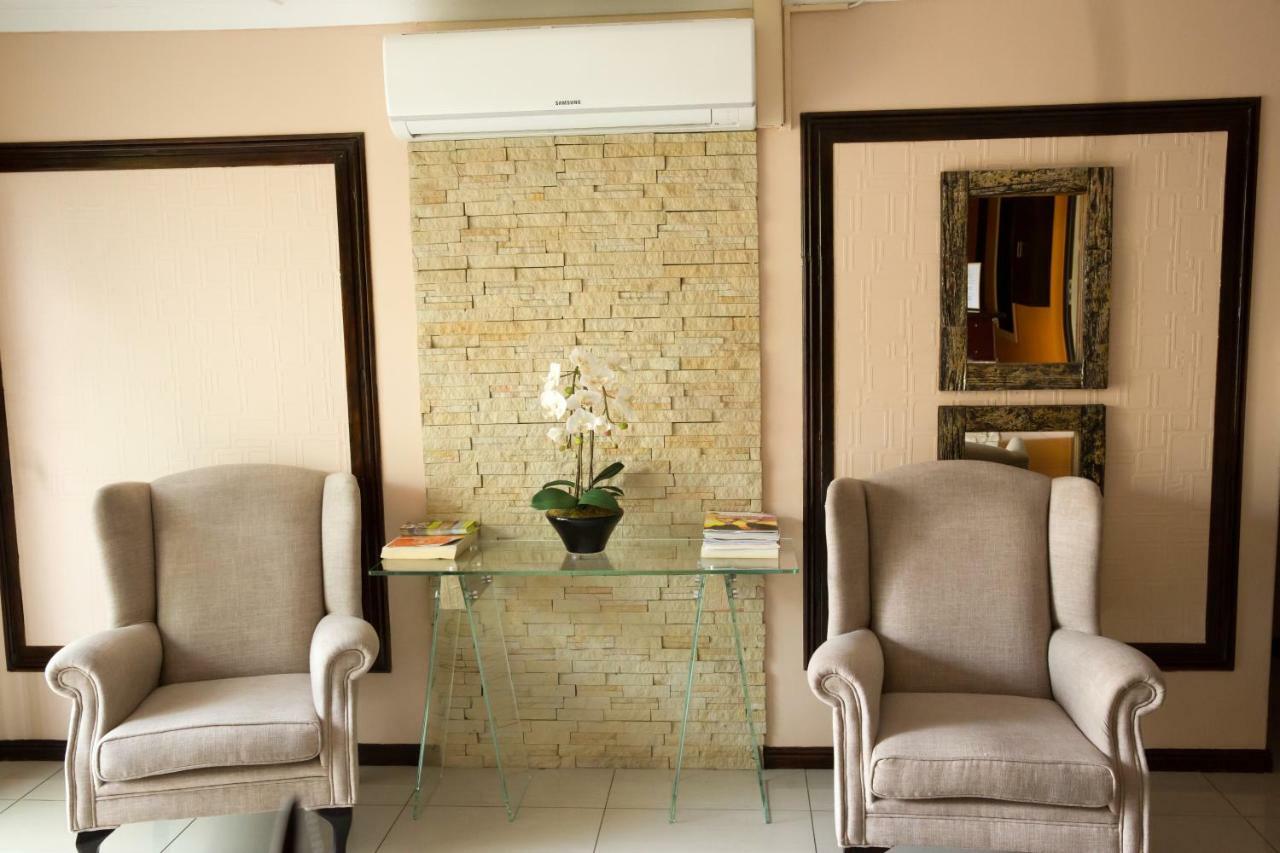 A-Z Boutique Guesthouse Виндхук Экстерьер фото