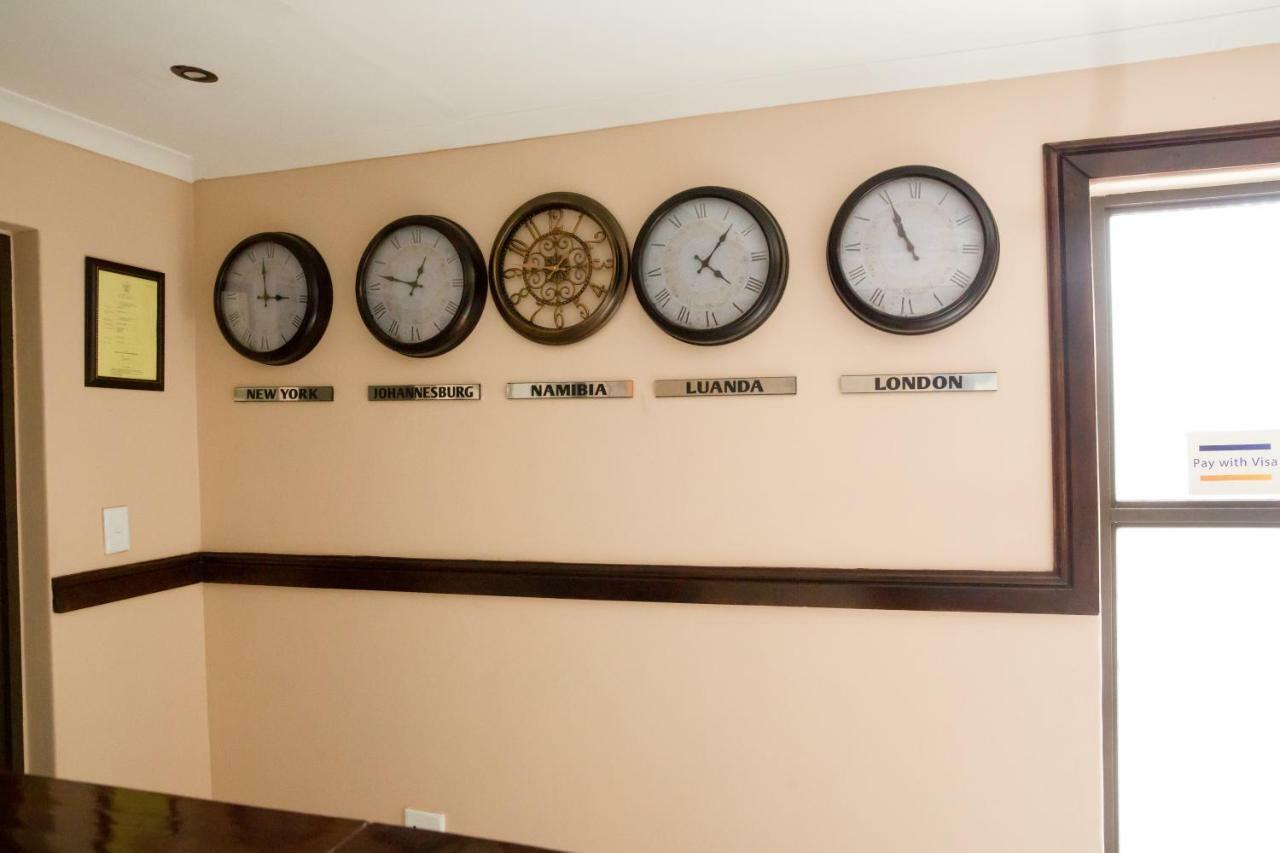A-Z Boutique Guesthouse Виндхук Экстерьер фото